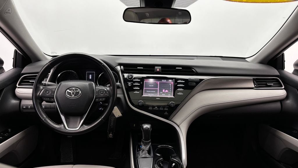 Used 2020 White Toyota SE image 22