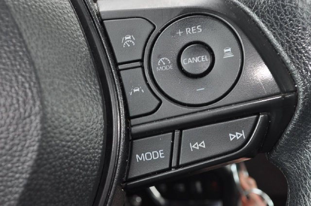 Certified Used 2025  Toyota LE image 29