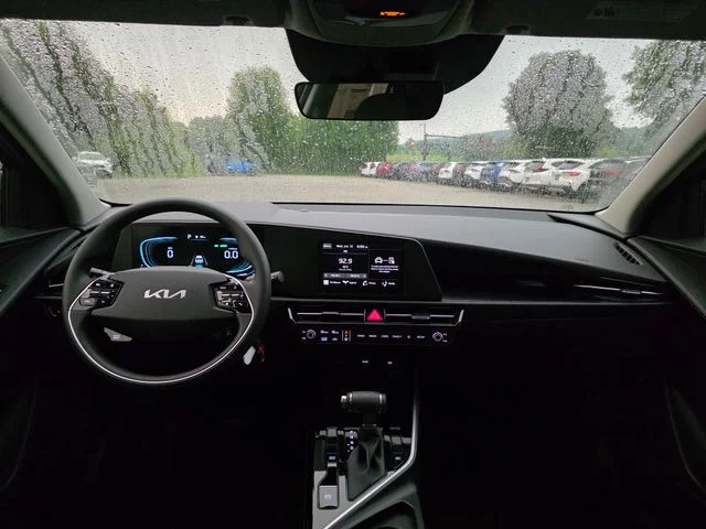 New 2026 Steel Gray Kia LX image 17