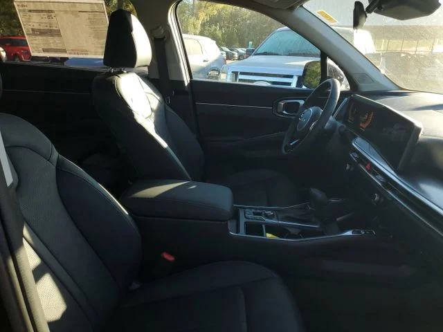 2025 Kia Sorento S - Photo 33
