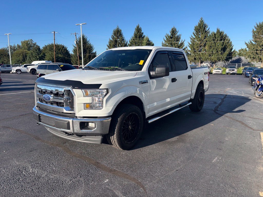 Used 2017 Oxford White Ford XLT image 2