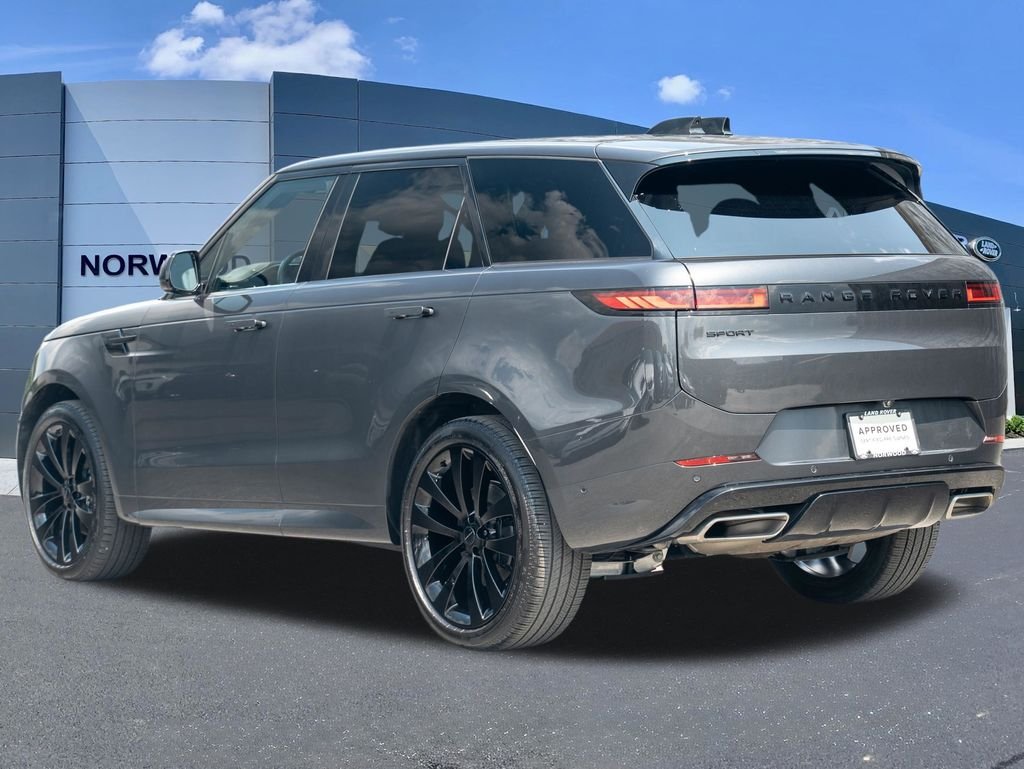 Used 2026 Black Land Rover Dynamic SE image 6