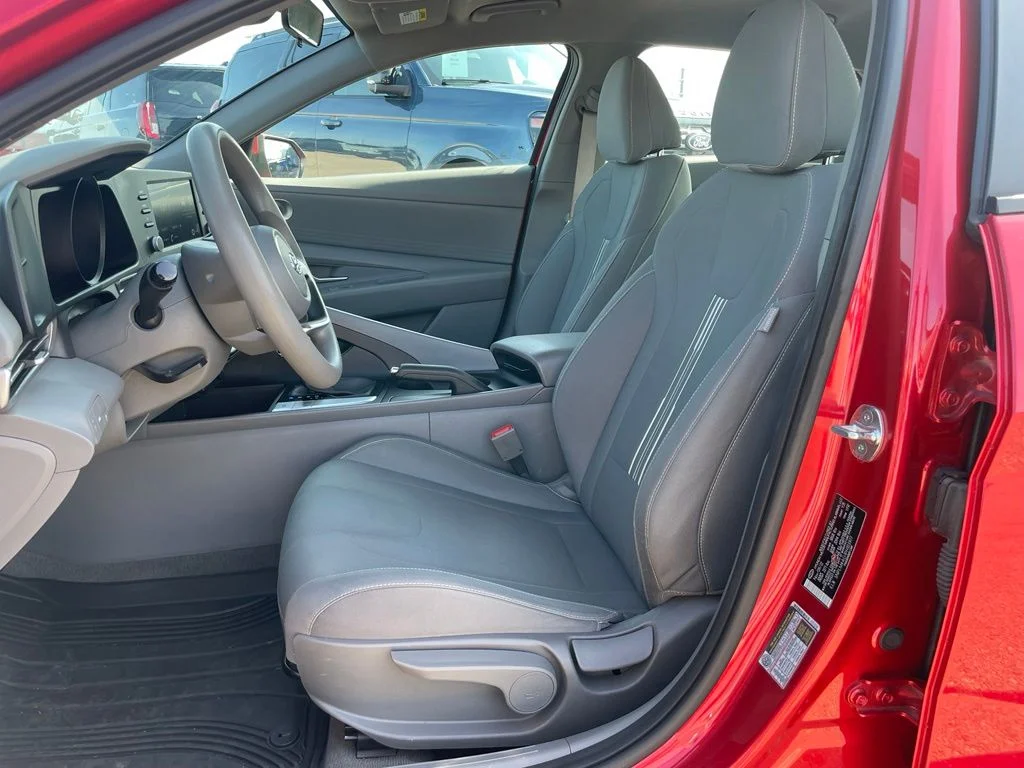 Used 2023 Calypso Red Hyundai SEL image 7
