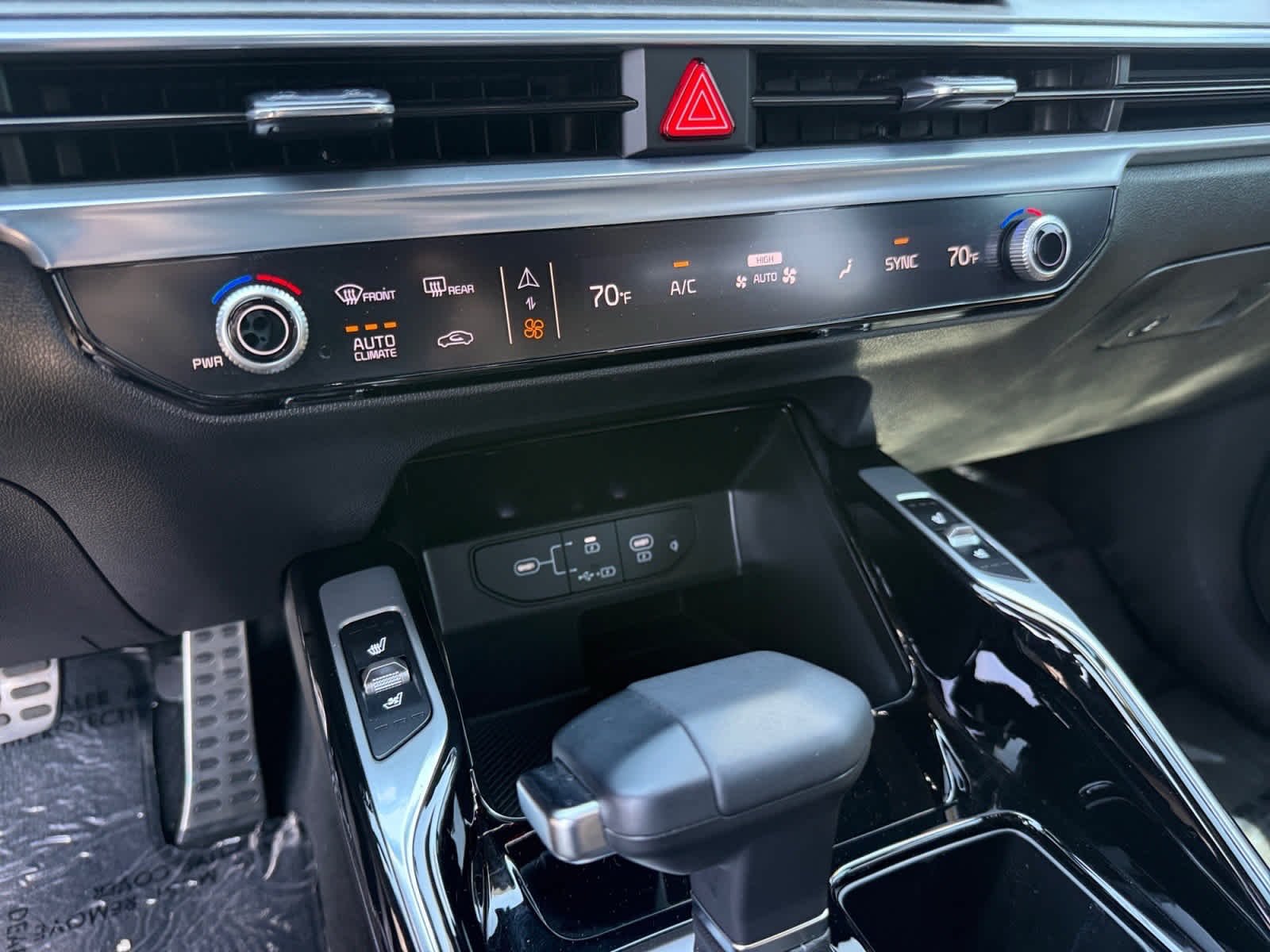 Used 2025 Panthera Metal Kia X-Line SX Prestige image 20
