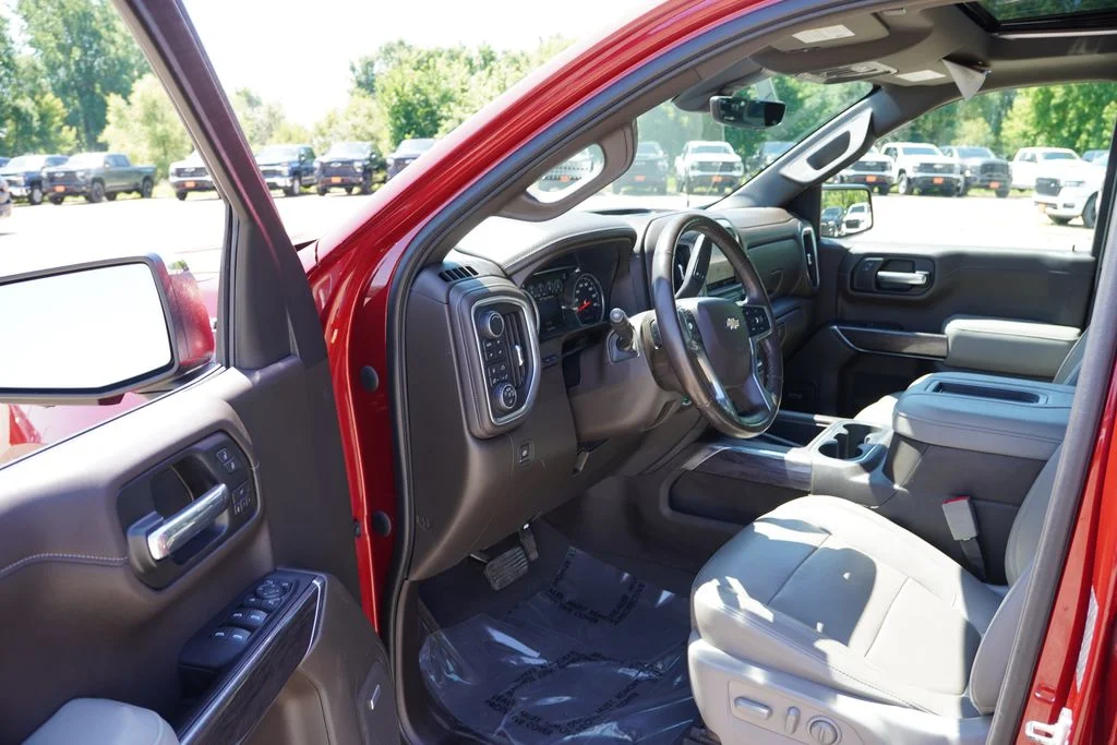 Used 2019 Cajun Red Tintcoat Chevrolet LTZ image 15