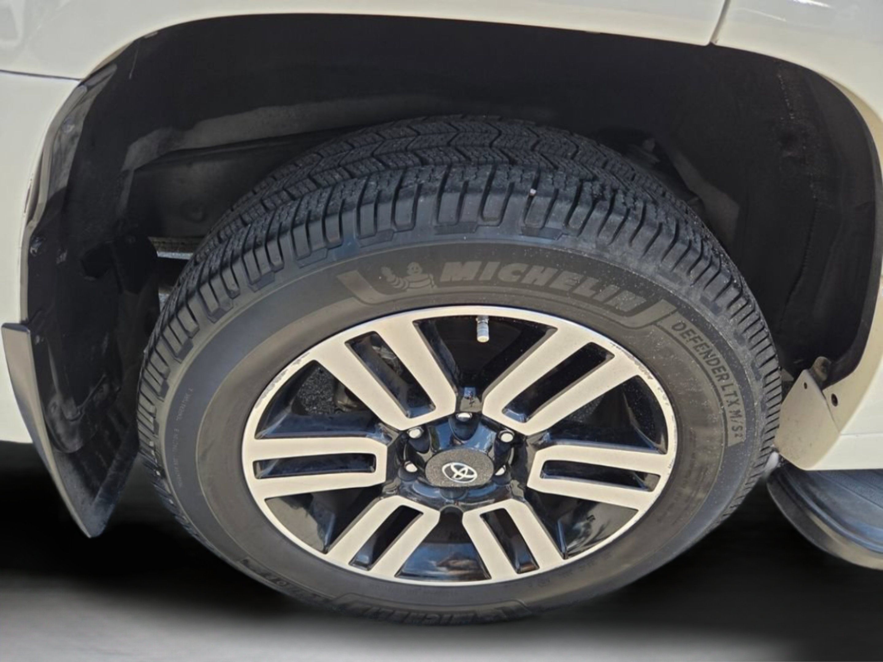 Used 2020 Blizzard Pearl Toyota Limited image 18