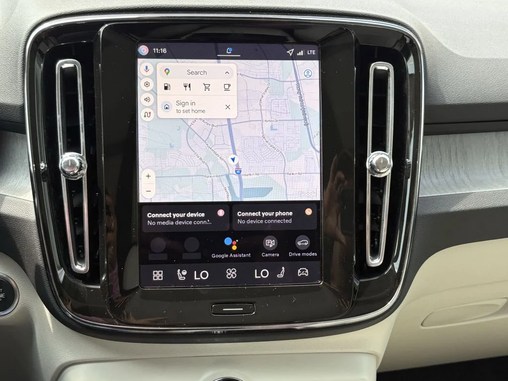 2026 Volvo XC40 Plus - Photo 20