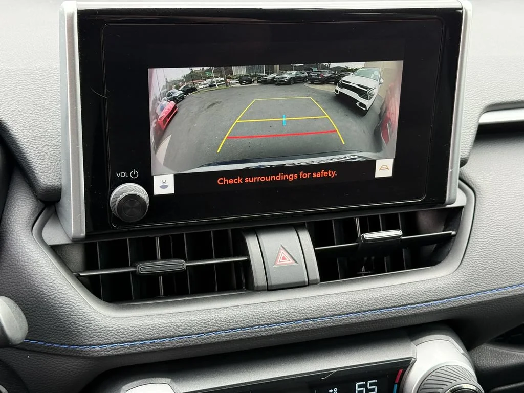 Used 2023  Toyota Hybrid SE image 31