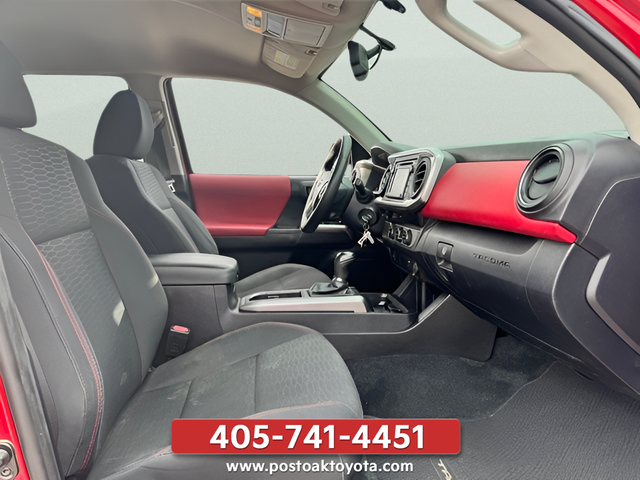 Used 2016 Red Toyota SR5 image 24