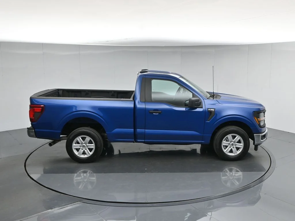 New 2026 Oxford White Ford XLT image 34