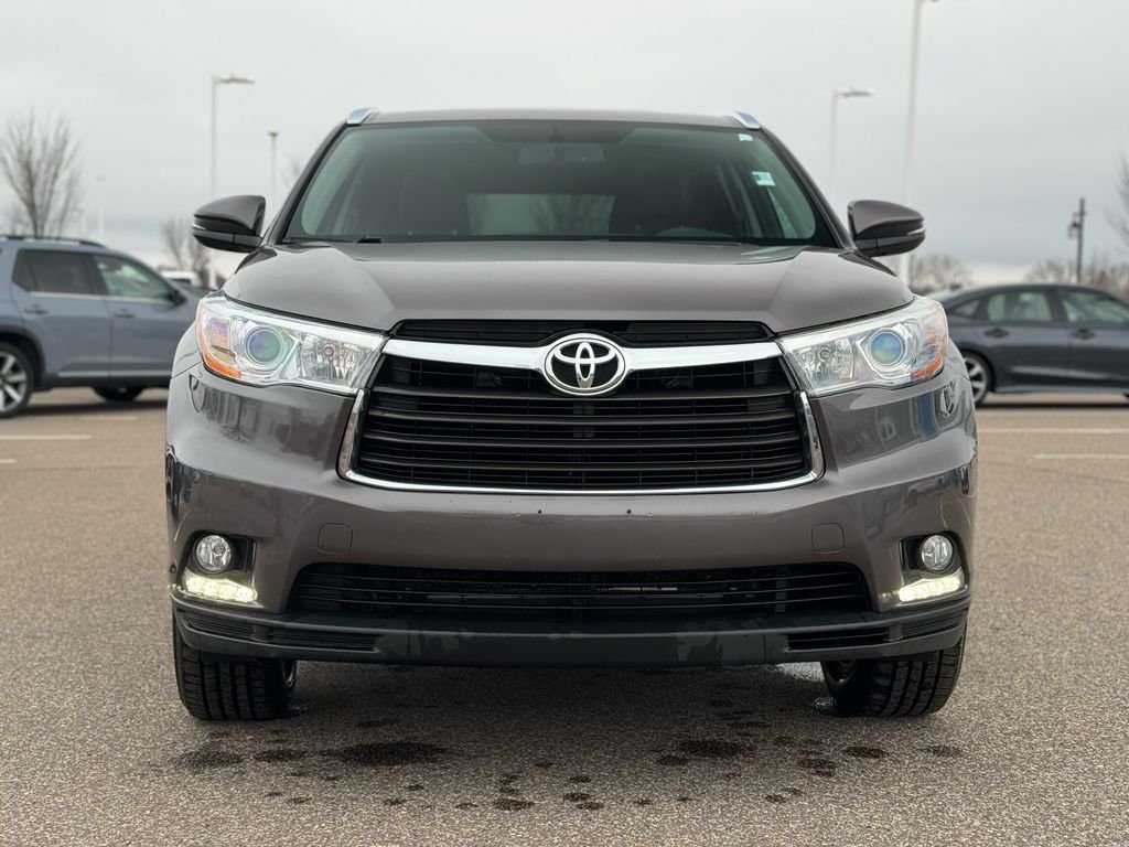 Used 2016 Toyota Highlander Limited with VIN 5TDDKRFH8GS286524 for sale in Coon Rapids, Minnesota