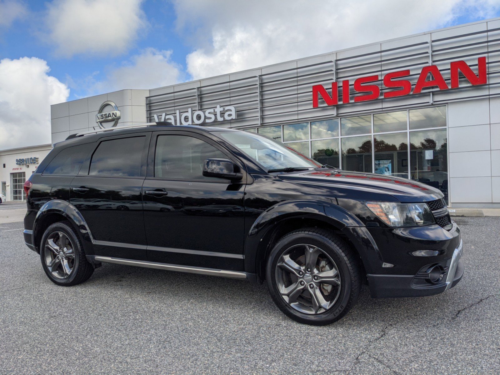 Used 2015 Pitch Black Clearcoat Dodge Crossroad image 2
