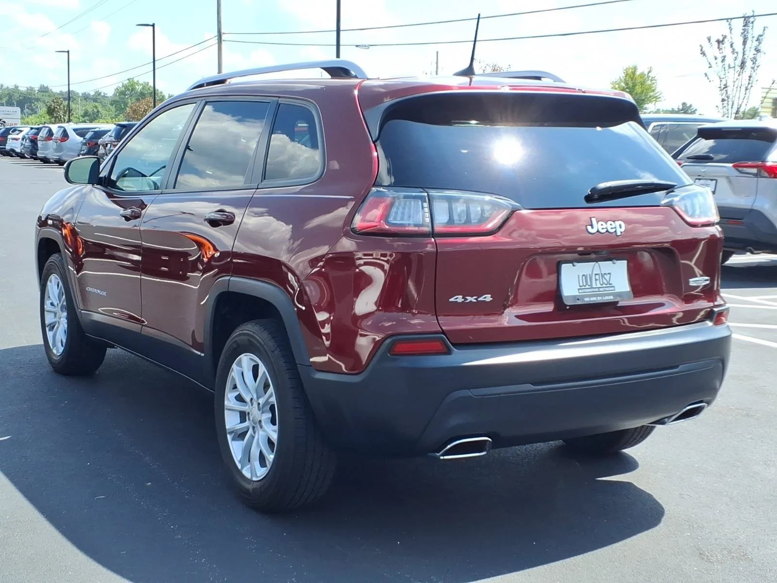Used 2020 Velvet Red Pearlcoat Jeep Latitude image 5