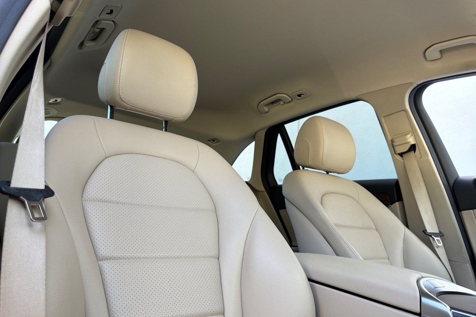 Used 2021 Blue Mercedes-Benz GLC 300 image 9