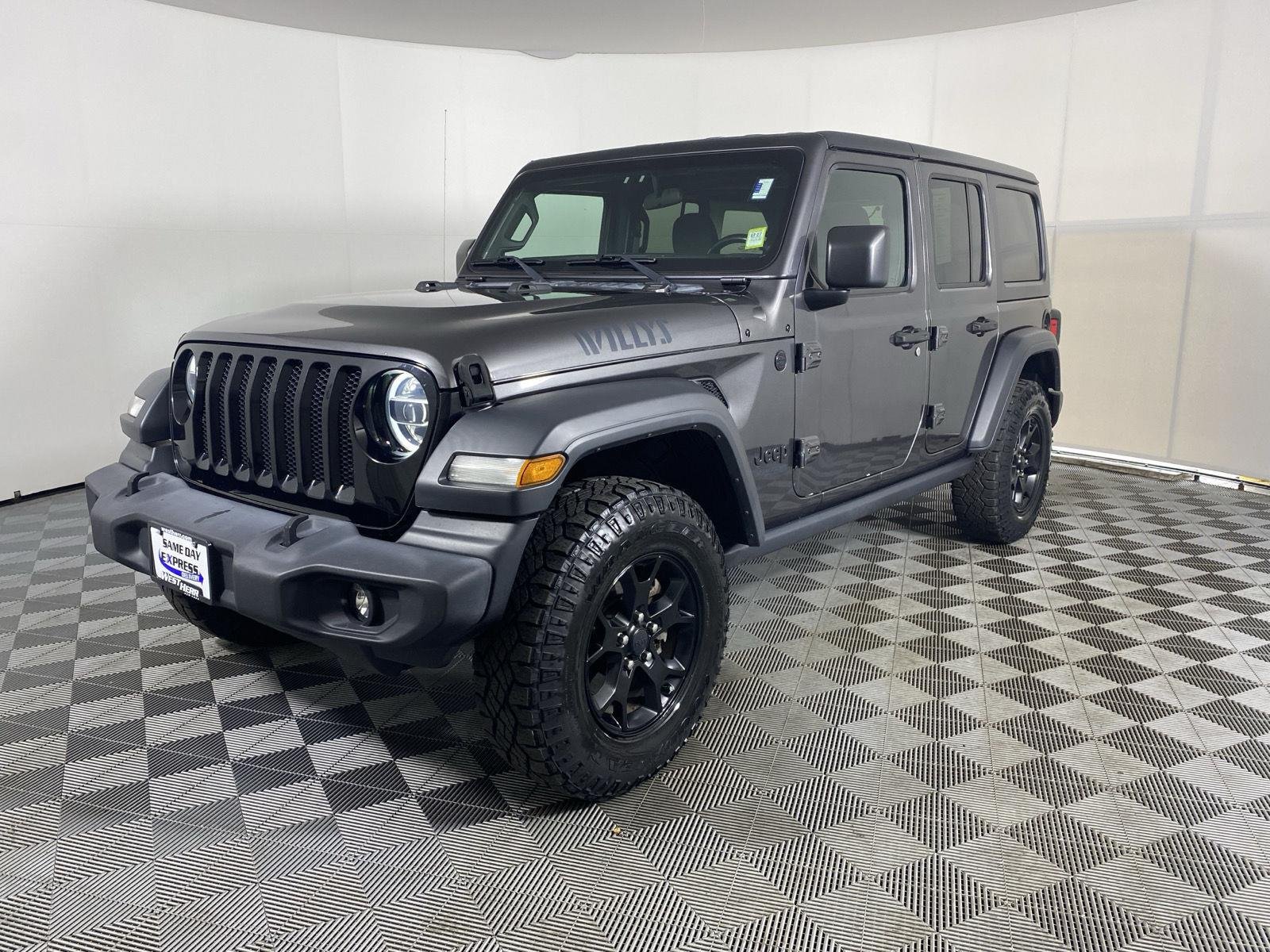 Used 2020 Granite Crystal Metallic Clearcoat Jeep Willys image 3