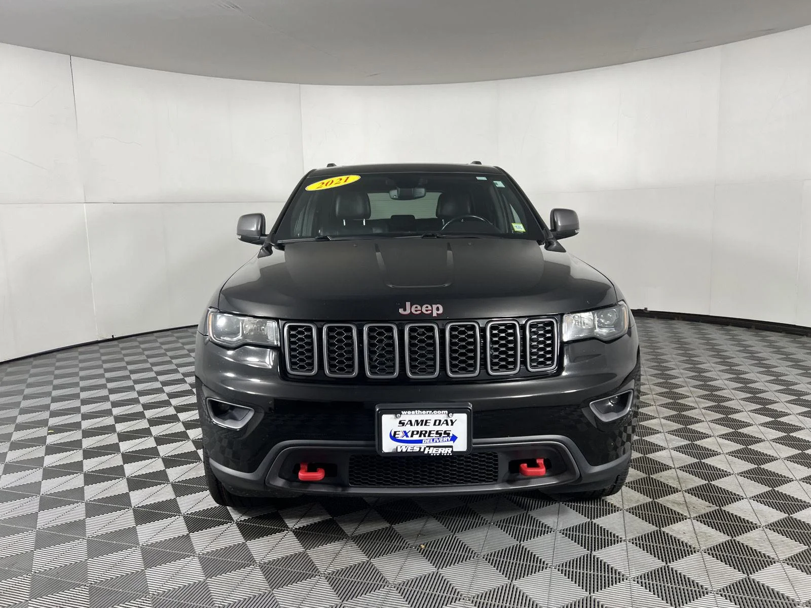 Used 2021 Diamond Black Crystal Pearlcoat Jeep Trailhawk image 3