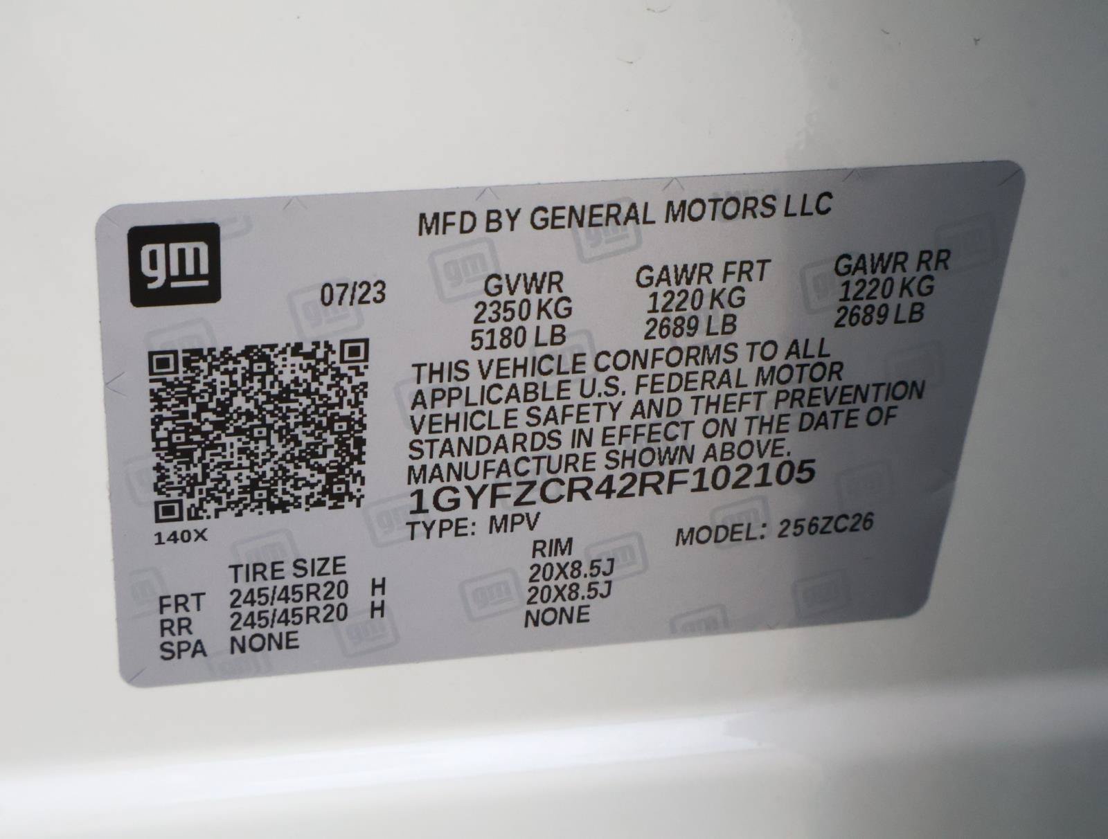 Certified Used 2024 Crystal White Tricoat Cadillac Premium Luxury image 27