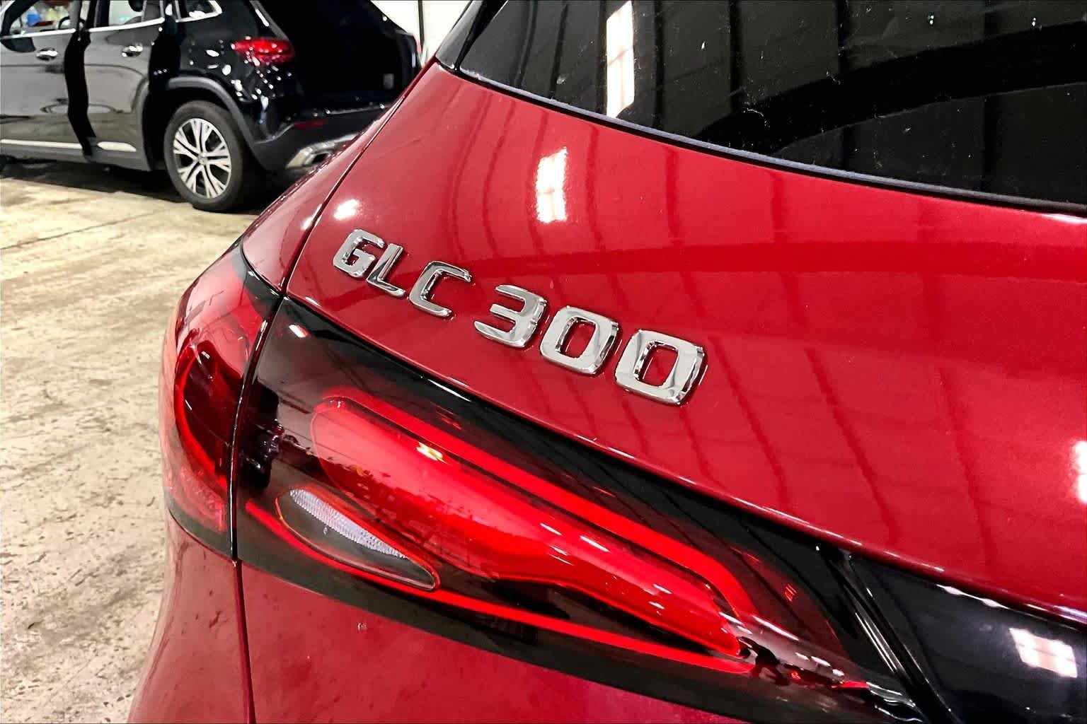 Used 2026 MANUFAKTUR Patagonia Red Metallic Mercedes-Benz GLC 300 image 7