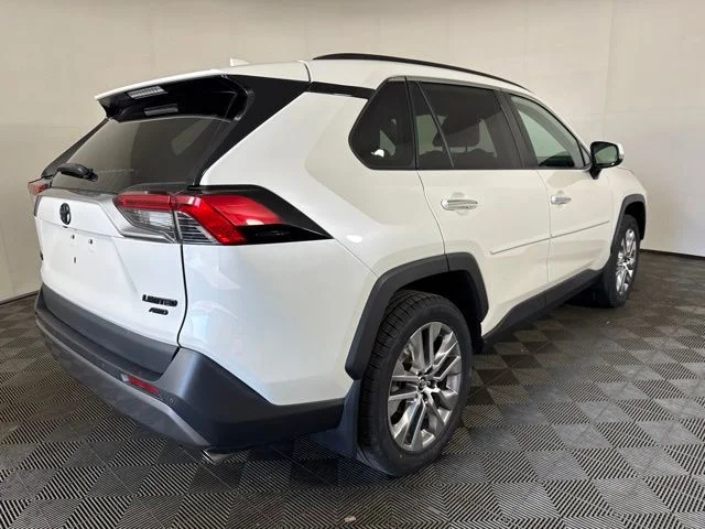 Certified Used 2020 Blizzard Pearl Toyota Limited image 3