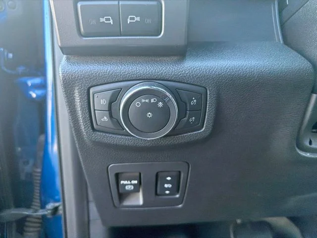 Used 2018 Lightning Blue Ford XLT image 18