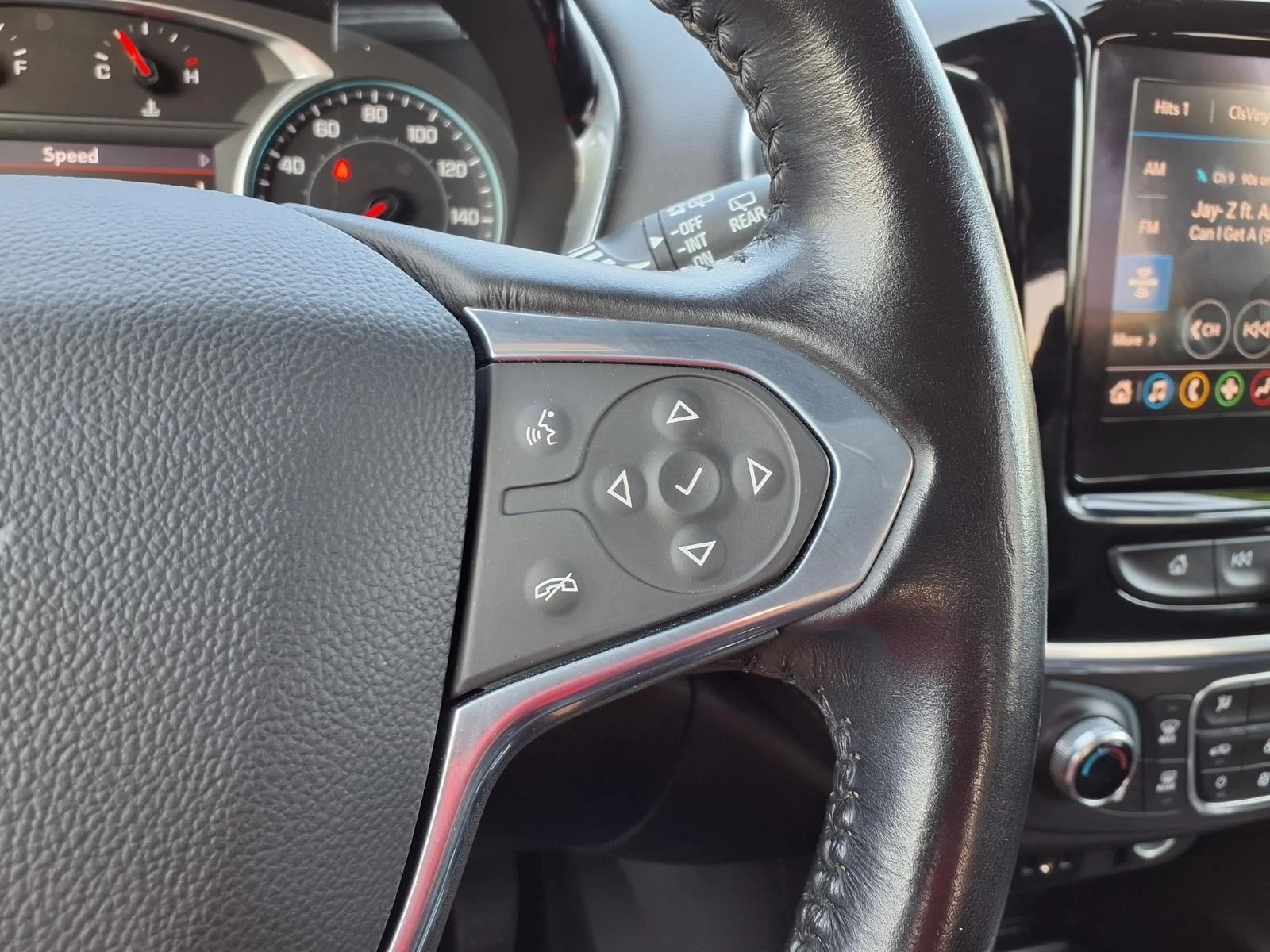 Used 2022 Silver Ice Metallic Chevrolet LT Cloth image 29