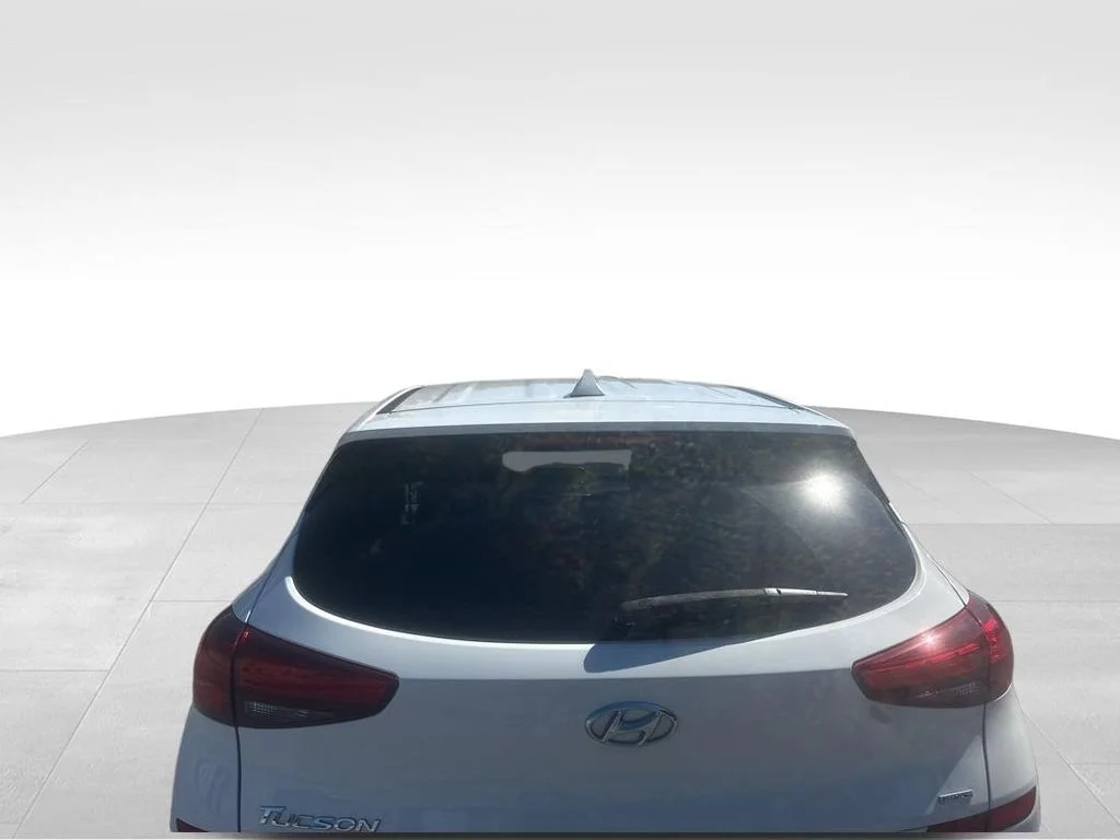 Used 2019 White Hyundai SE image 20
