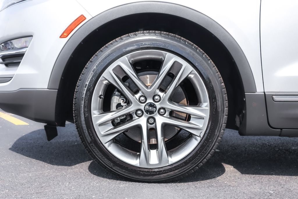 Used 2017 Silver Lincoln Reserve image 18