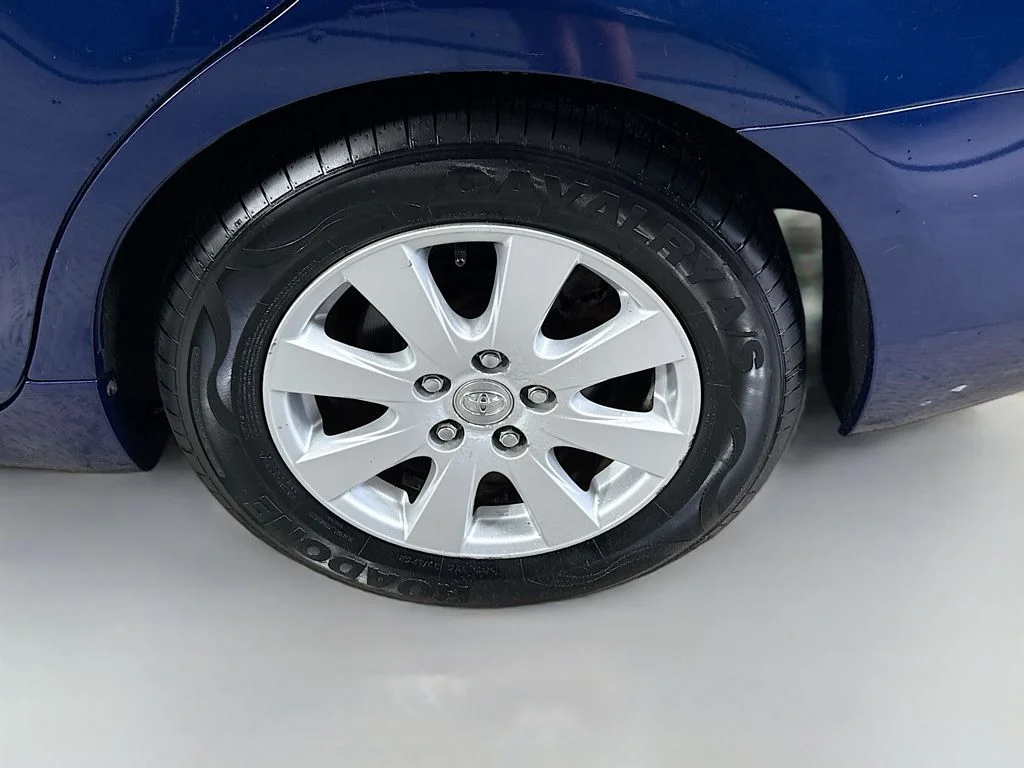 Used 2007 Blue Ribbon Metallic Toyota Hybrid image 29