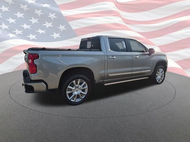 Used 2026 Gray Chevrolet High Country image 3