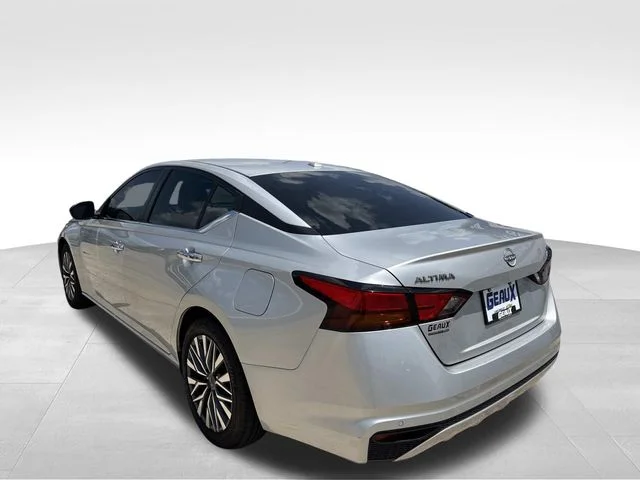 Used 2024 Silver Nissan 2.5 SV image 12