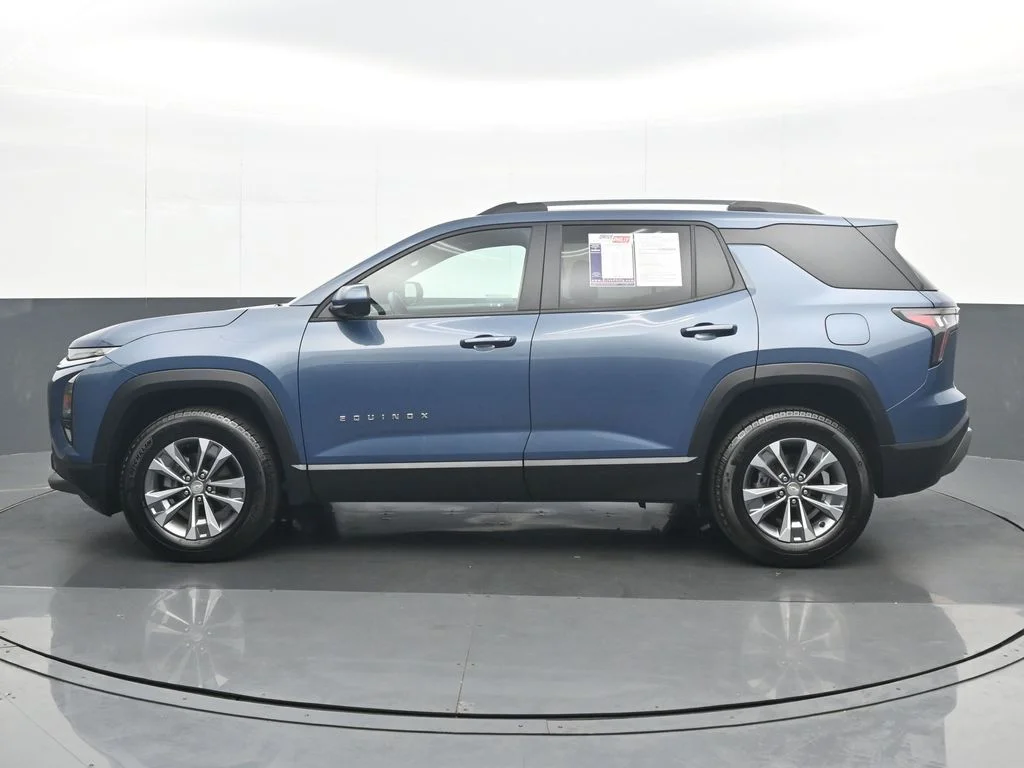 Used 2025 Blue Chevrolet LT image 3
