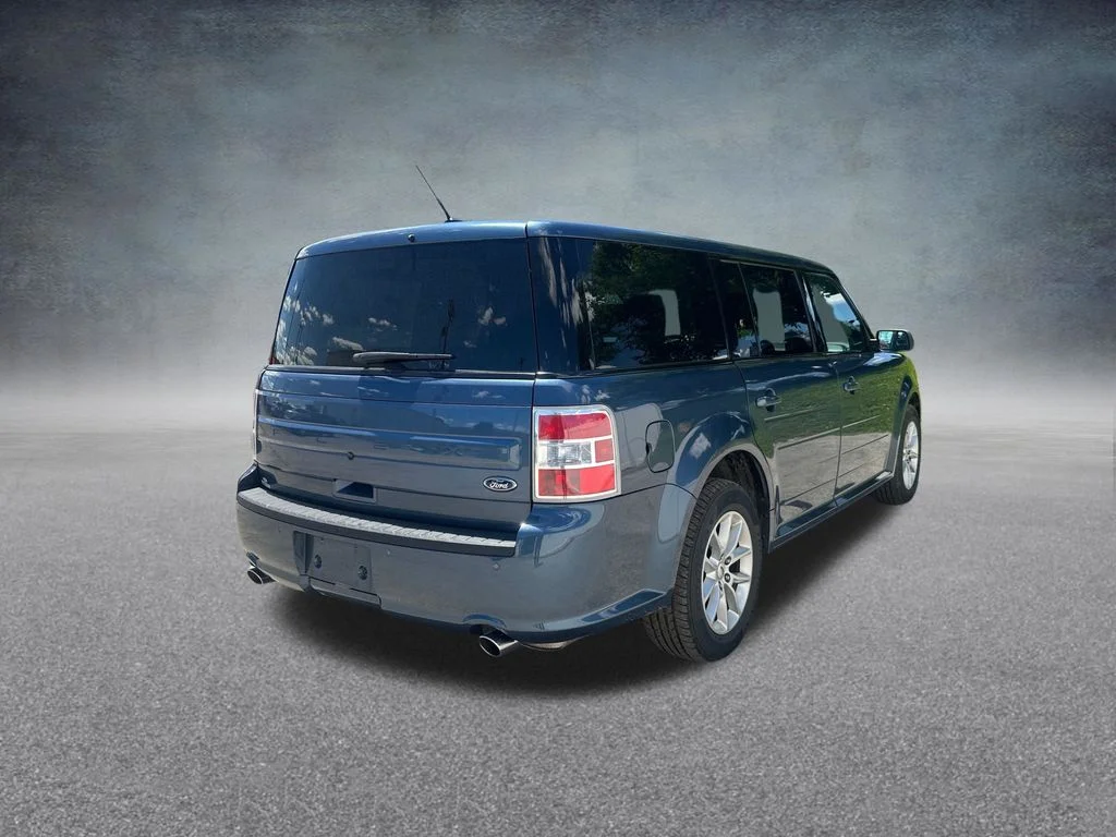 Used 2019 Blue Metallic Ford SE image 5