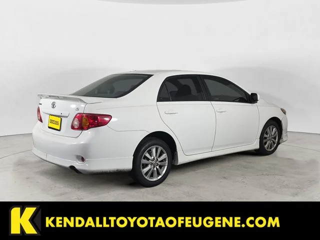 Used 2009 White Toyota S image 2