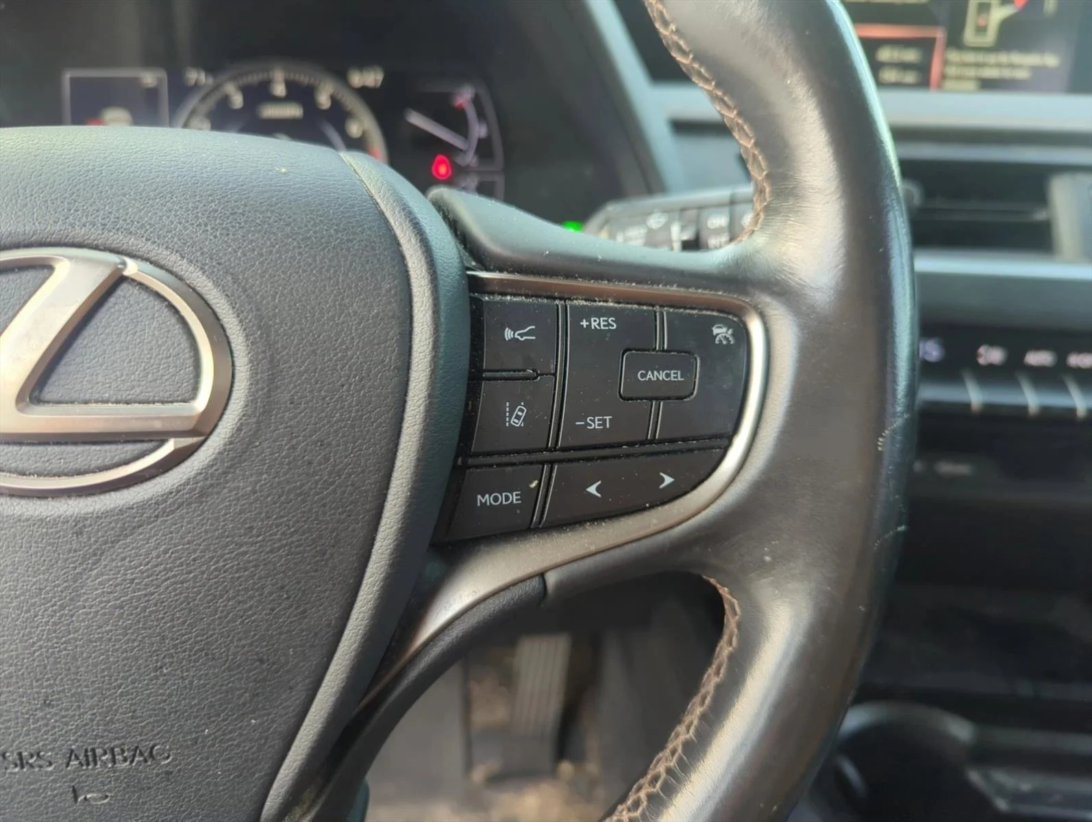 Used 2020 Obsidian Lexus UX 200 image 12