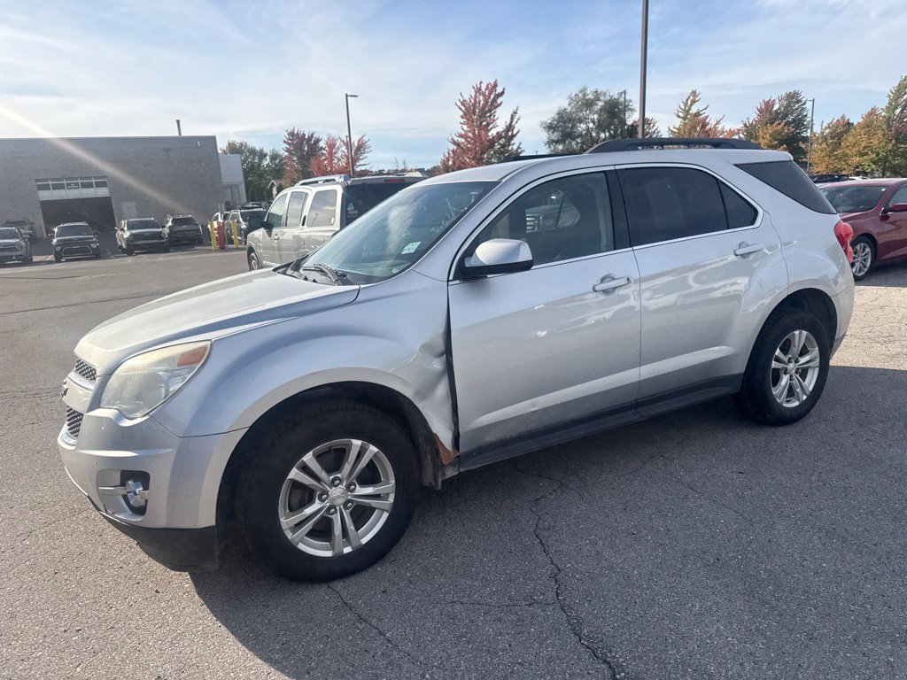 Used 2015 Silver Ice Metallic Chevrolet LT image 3