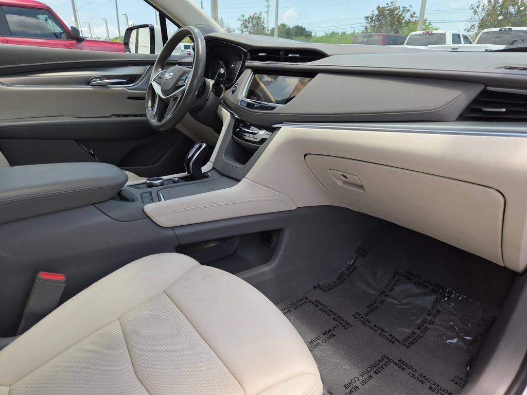 Used 2023 Crystal White Tricoat Cadillac AWD Premium Luxury image 14