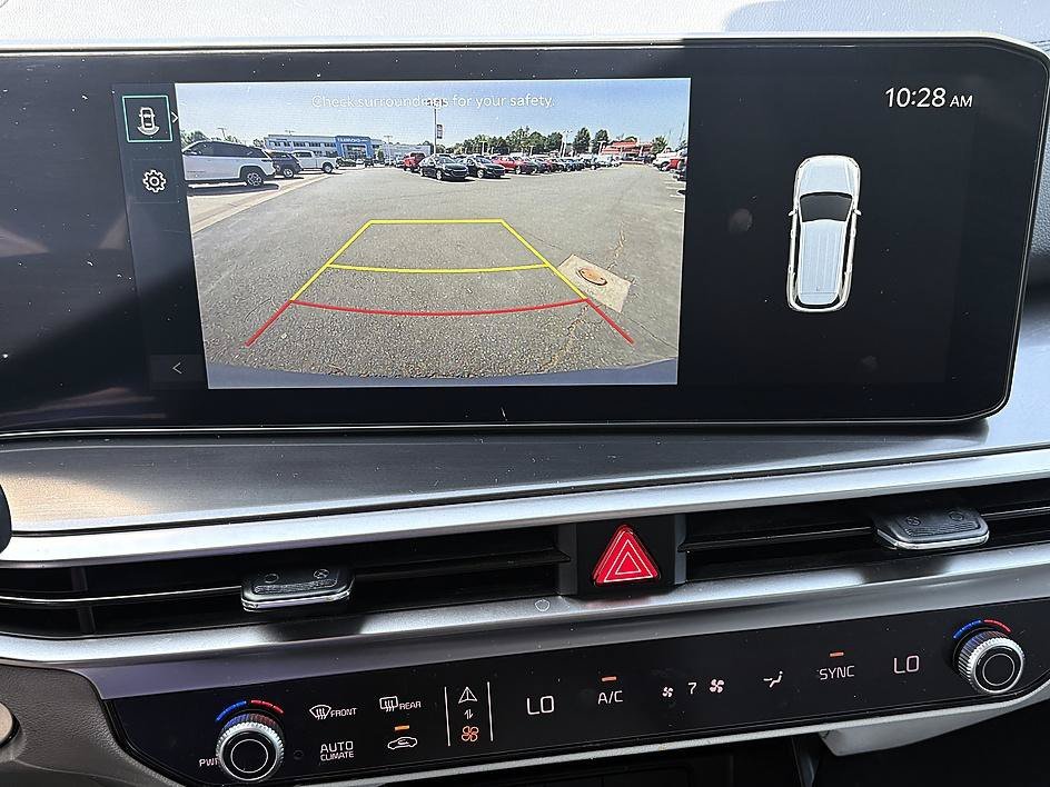 Used 2025 Everlasting Silver Kia S image 24
