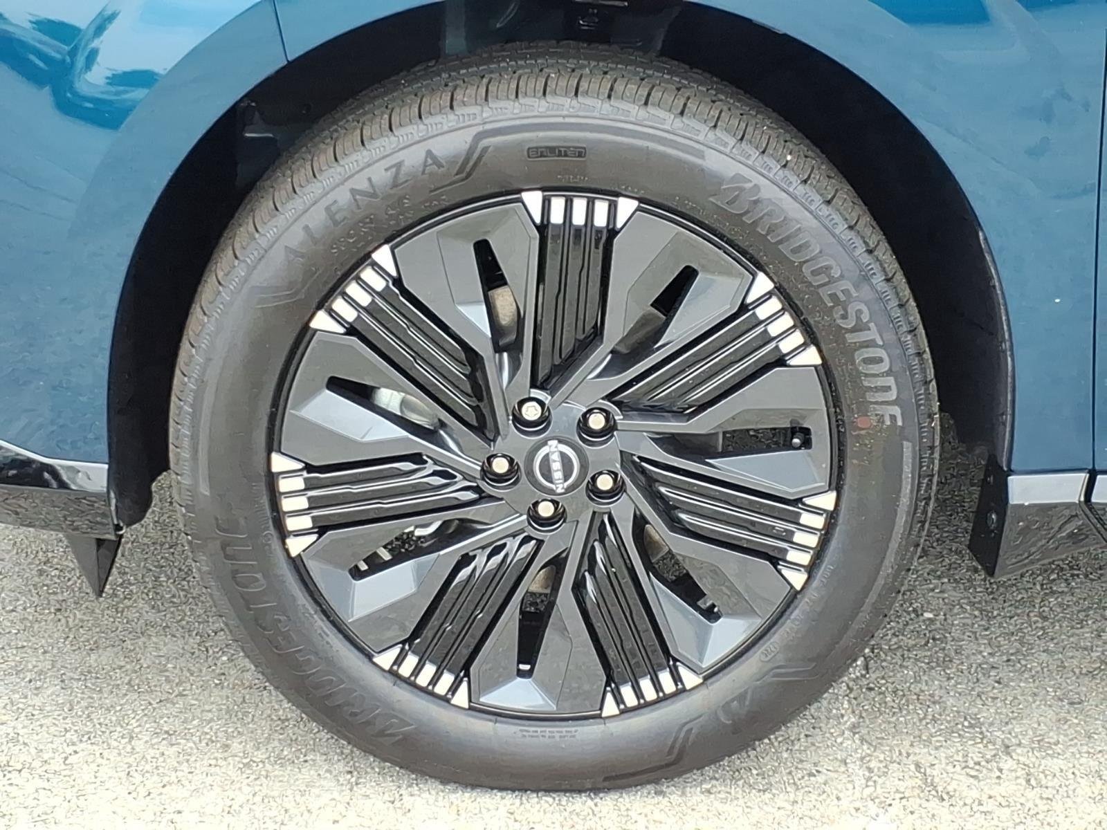 New 2026 Aurora Blue Pearl Metallic / Super Black Two-tone Nissan Platinum image 4