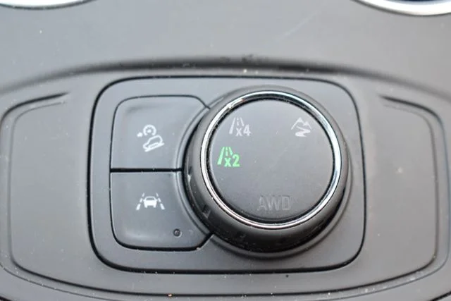 Used 2024 White GMC SLE image 30