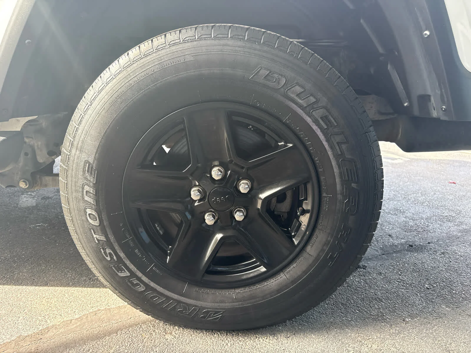 Used 2021 Bright White Clearcoat Jeep Sport S image 12