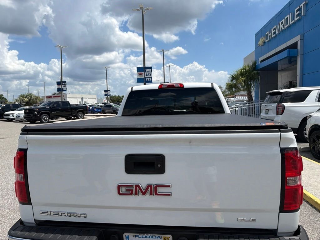 Used 2018 White GMC SLE image 5