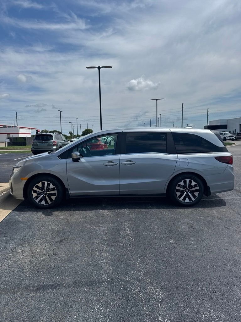 Used 2026 Silver Metallic Honda EX-L image 3