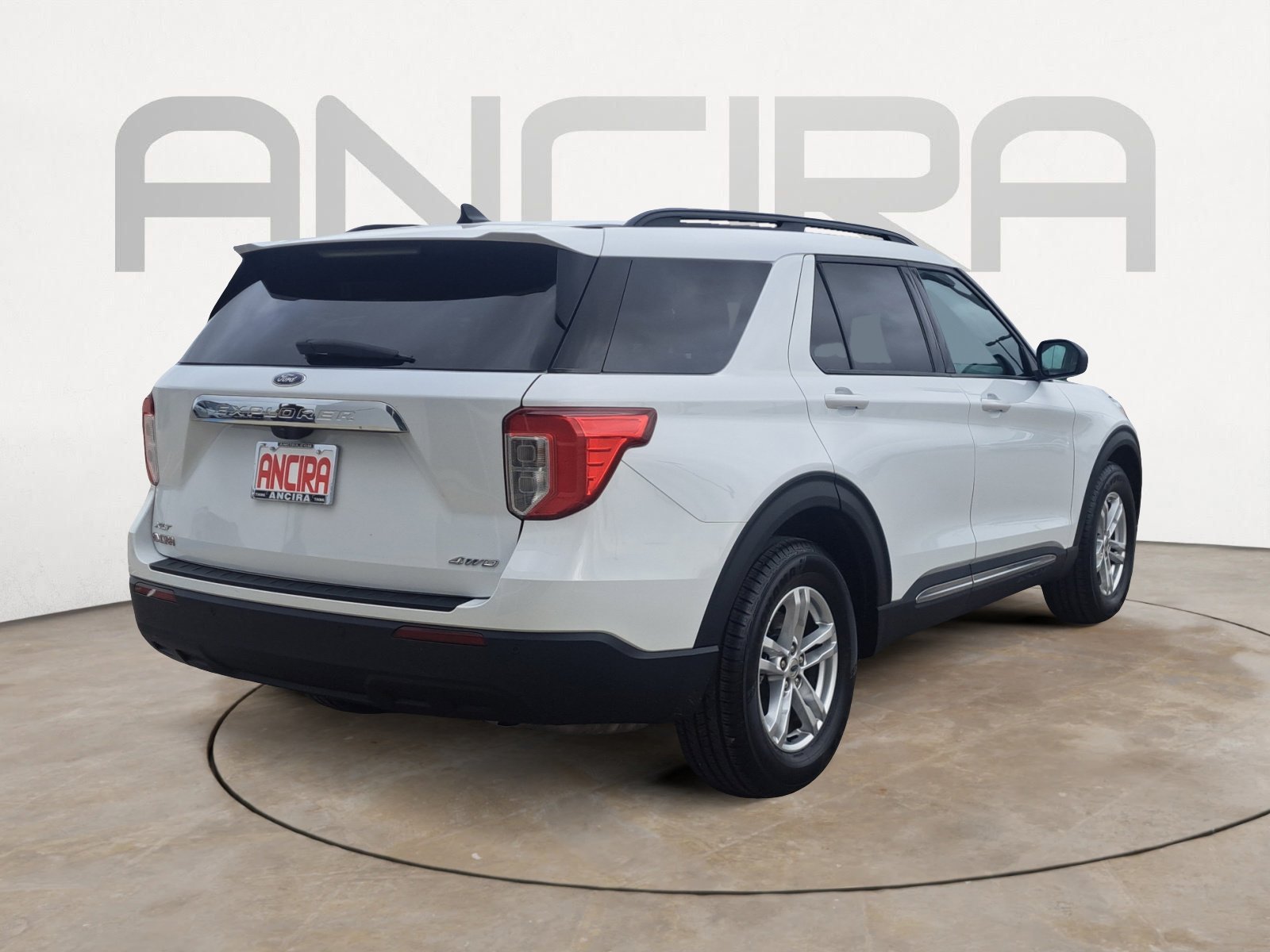 Used 2022 Oxford White Ford XLT image 10