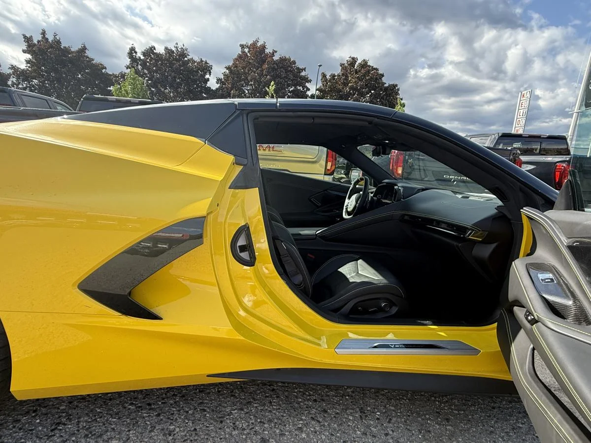 Used 2025 Yellow Chevrolet 3LT image 27