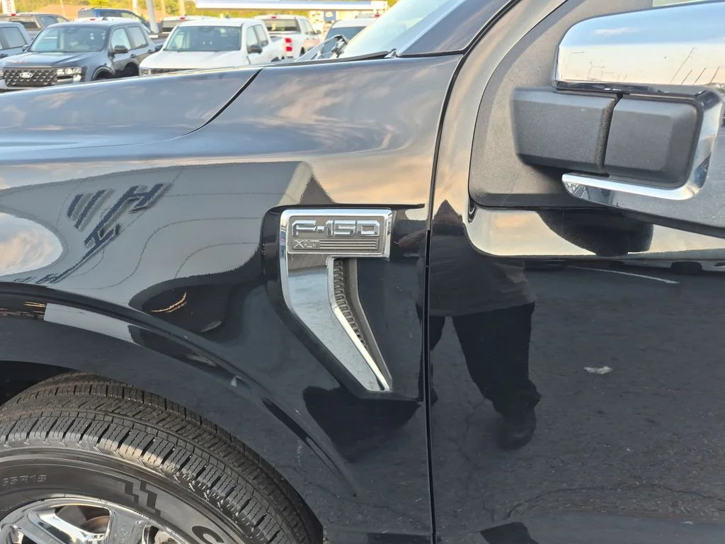 Used 2024 Black Metallic Ford XLT image 11
