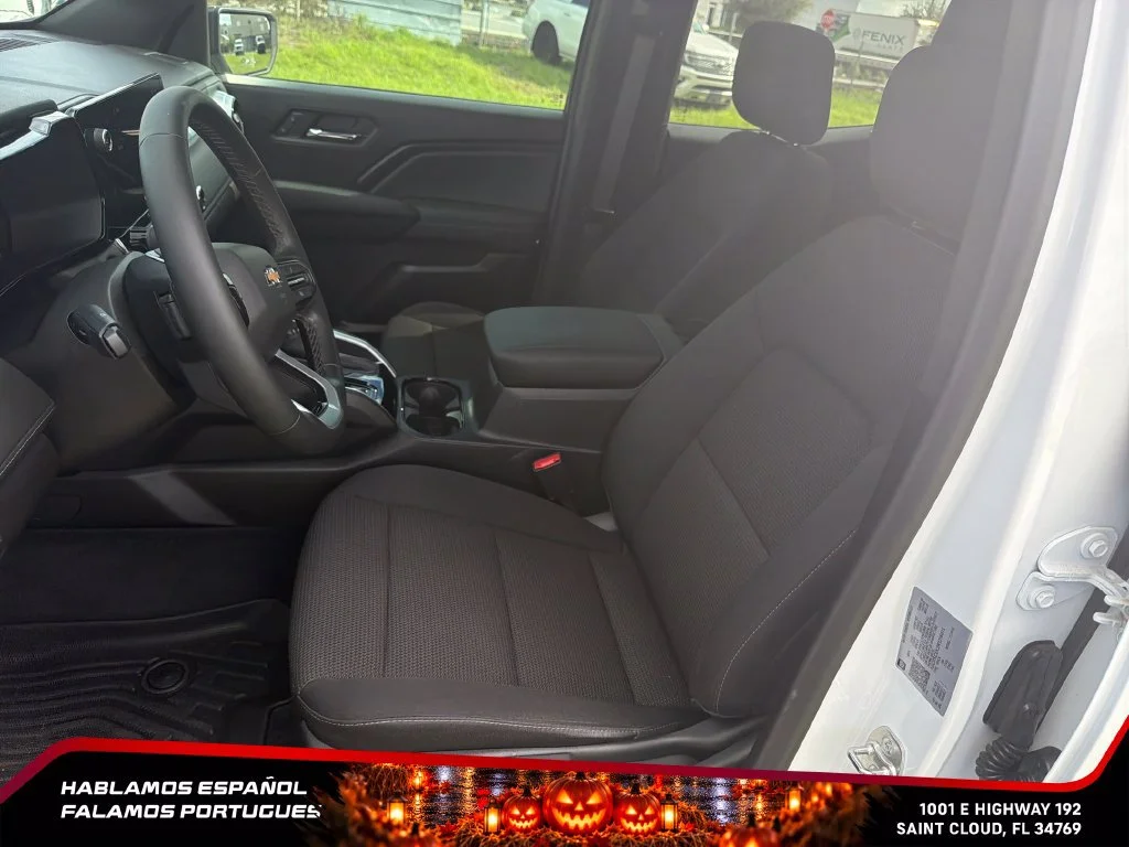 Used 2024 Summit White Chevrolet LT image 14