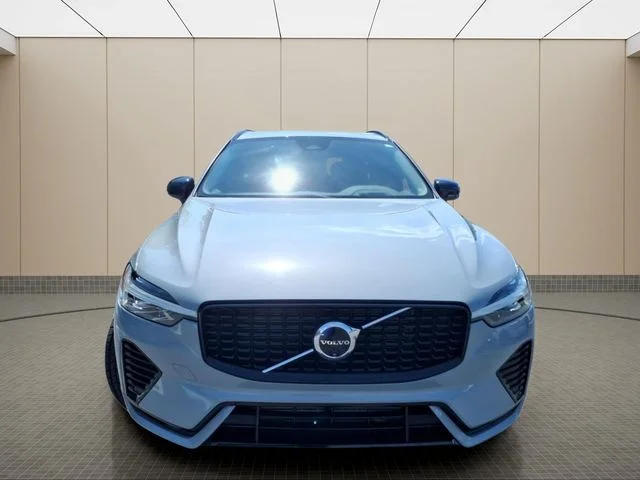 Used 2024 Gray Volvo Ultimate image 4