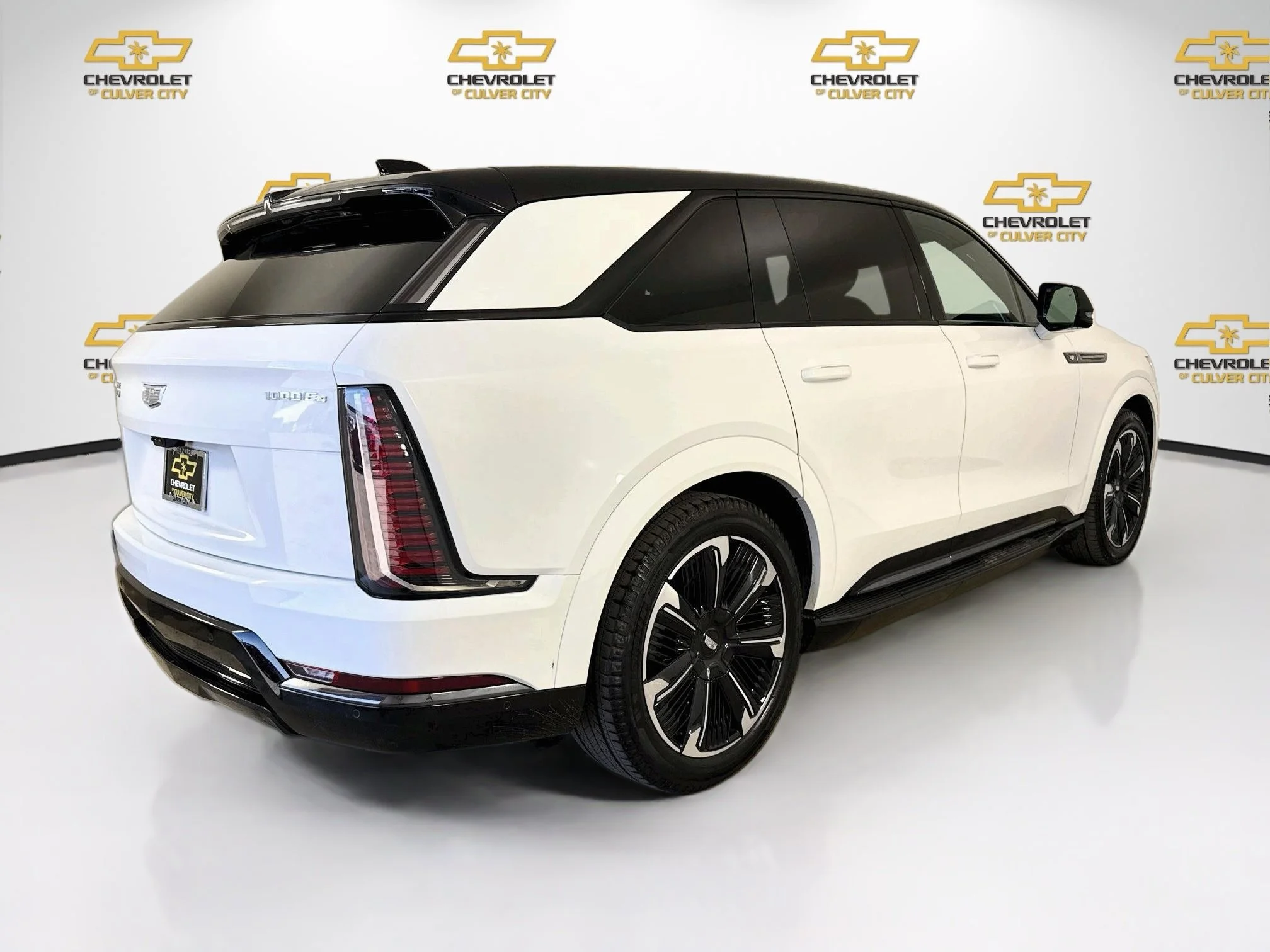 Used 2025 Summit White Cadillac Sport 1 image 8