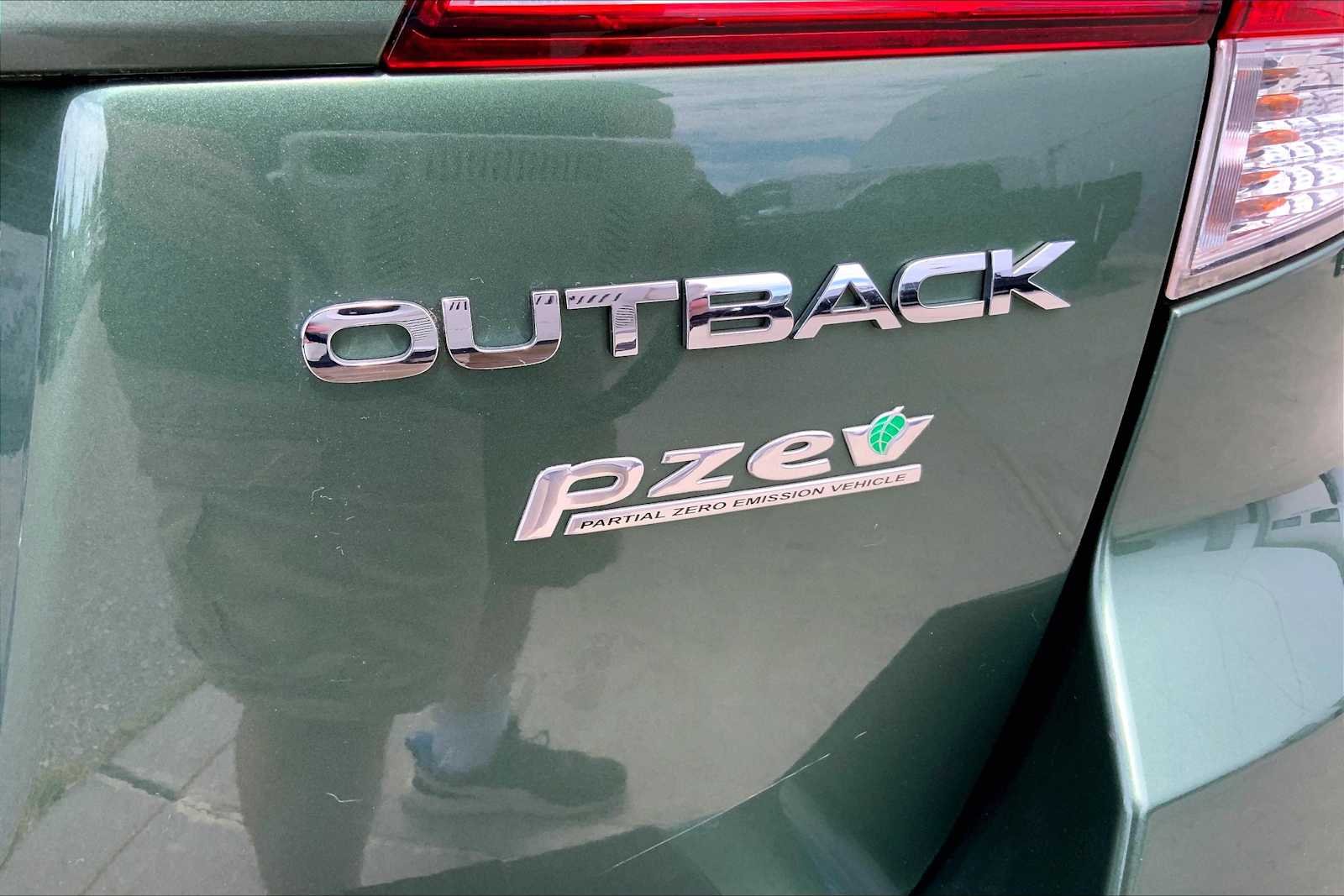 Used 2014 Cypress Green Pearl Subaru 2.5i Premium image 10