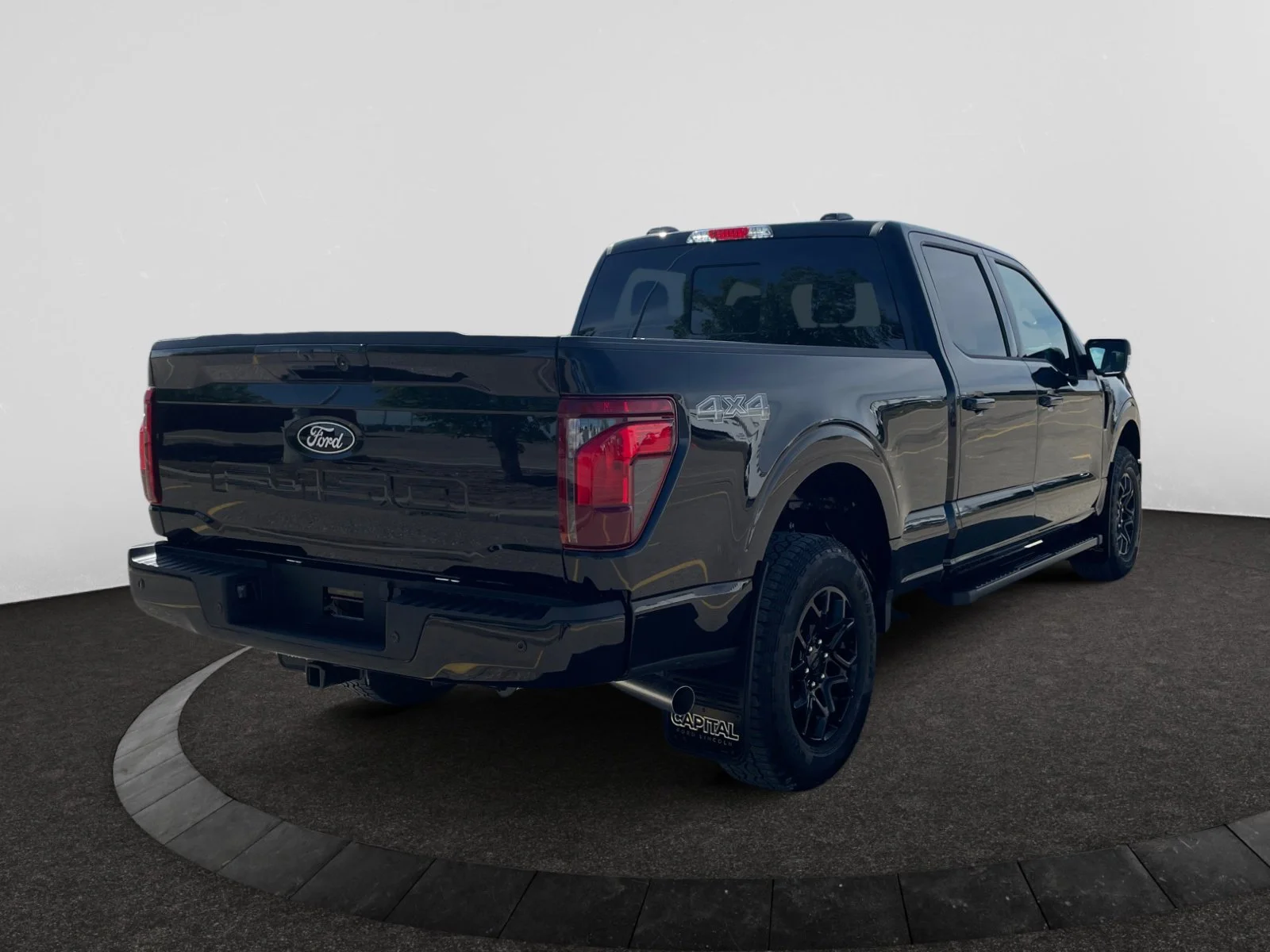 New 2026 Agate Black Metallic Ford XLT image 5